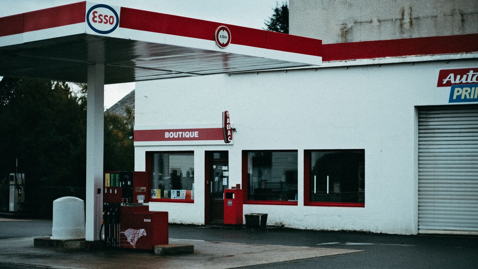 Convenience Stores: How a Roadside Staple Keeps Reinventing Itself